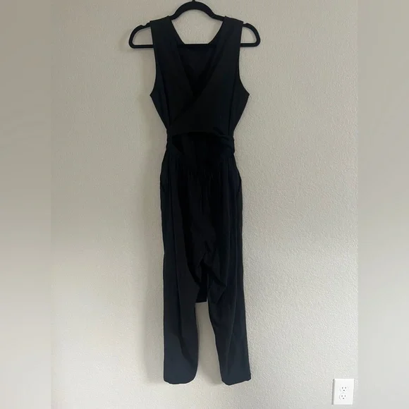 Marine Layer Eloise Belted Black Jumpsuit . Size M - Picture 10 of 14